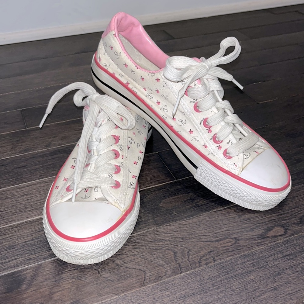 NEW STAN pink and white shoes